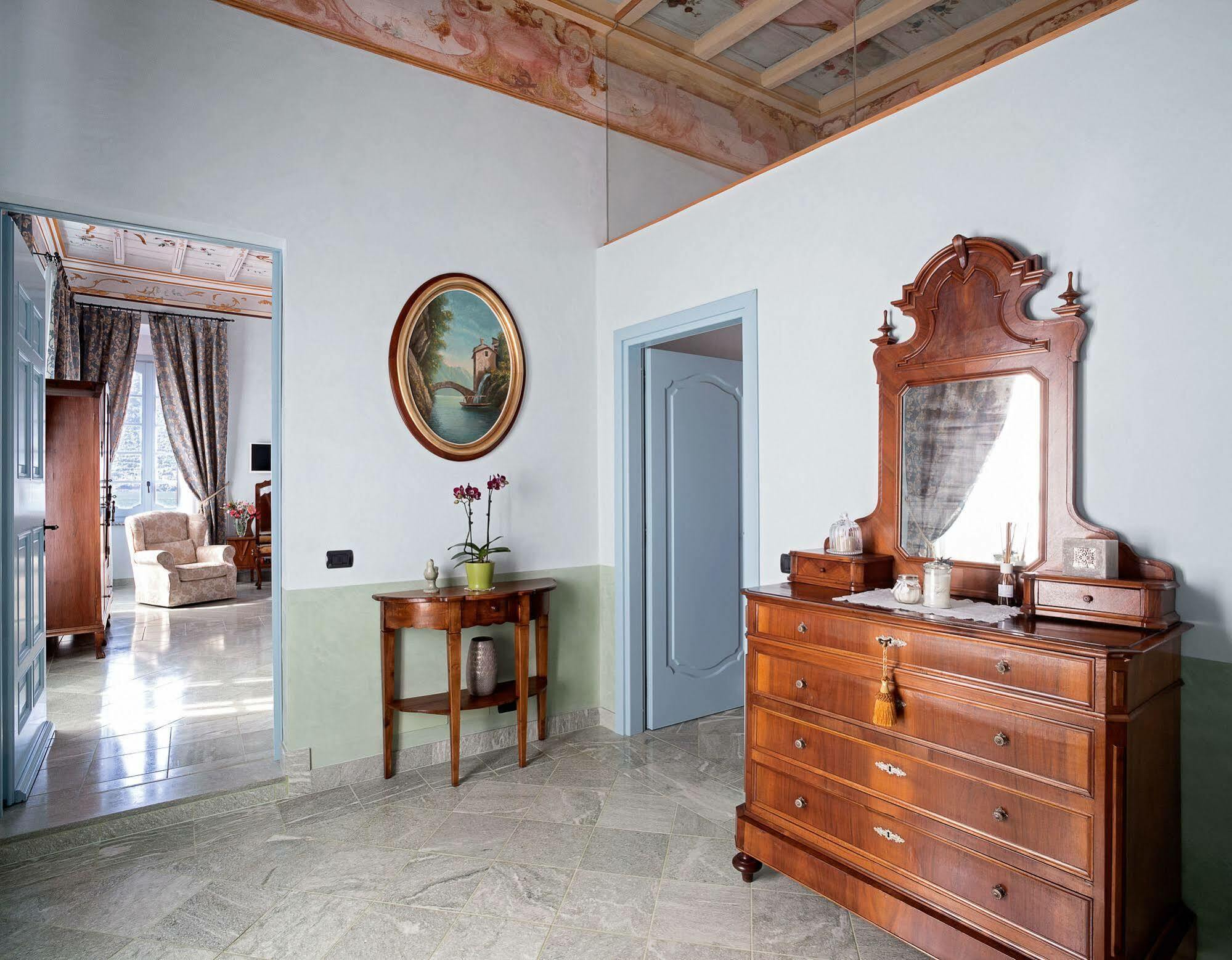 Palazzo Del Vicere Aparthotel Lezzeno Exterior photo